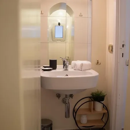 Apartment The Rent - Piazza Di Firenze Rome