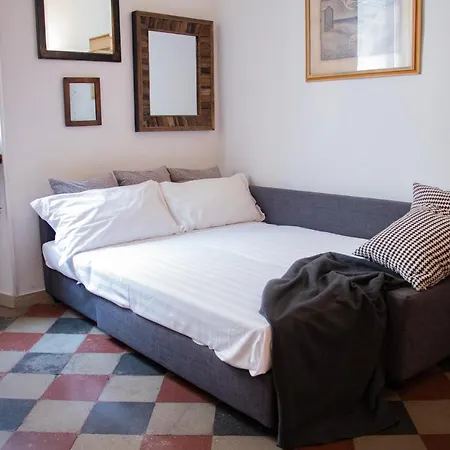 Apartment The Rent - Piazza Di Firenze *